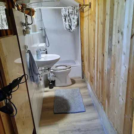 Gemuetliche Berghuette In Sonniger Und Super Lage!