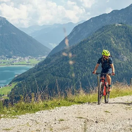 Gemuetliche Berghuette In Sonniger Und Super Lage! Vakantiehuis
