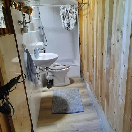 Gemuetliche Berghuette In Sonniger Und Super Lage! Vakantiehuis *